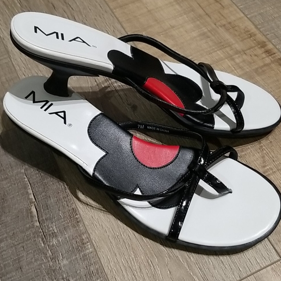 Shoes - Picture 1 of 4